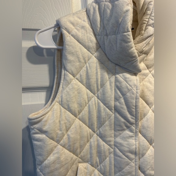 Carve Designs Puffer Vest, Size S - Picture 7 of 10